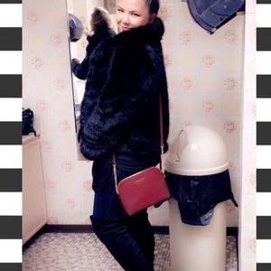 Meet your Posher, Brittney